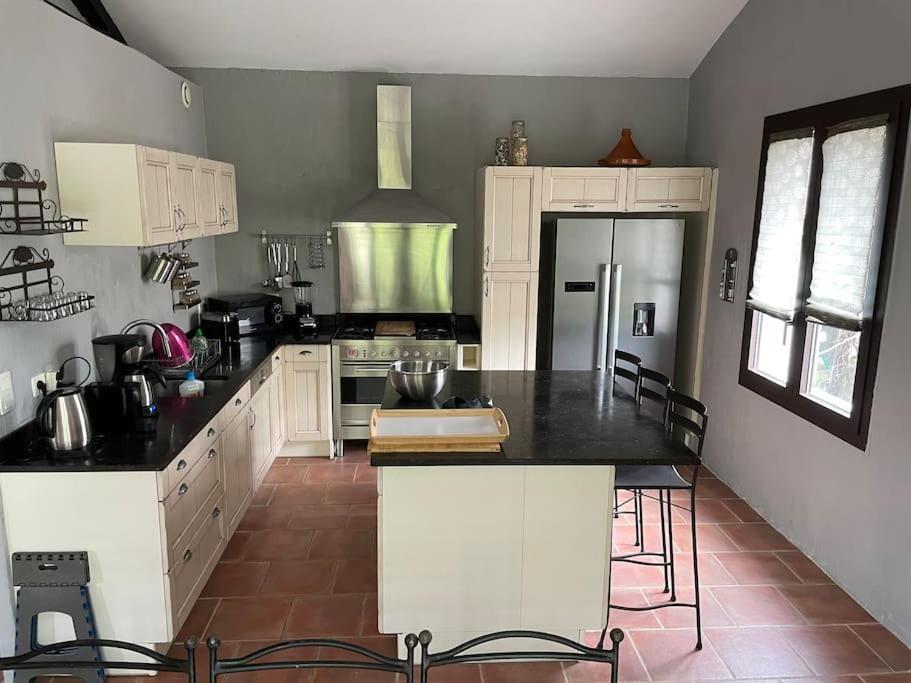 Ar De Vie Villa Chaleureuse En Provence Ventabren Luaran gambar